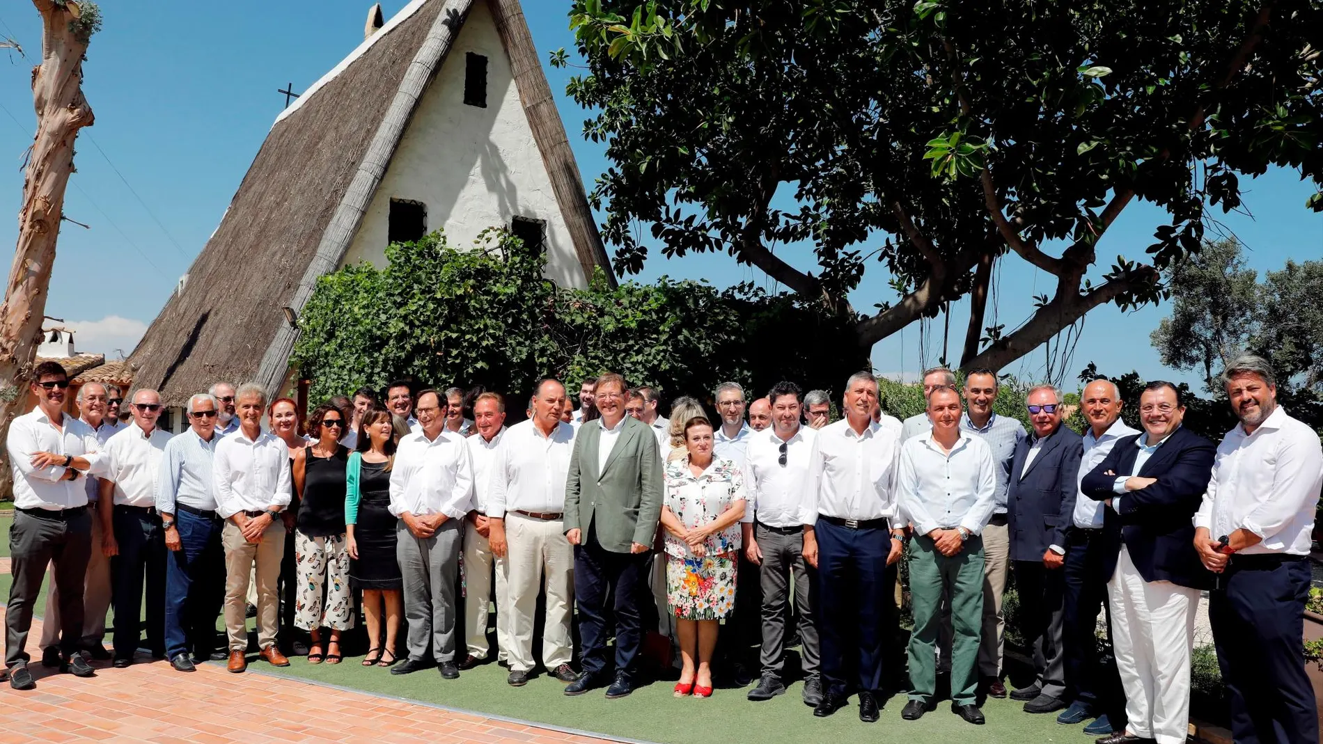 El presidente de la Generalitat, Ximo Puig, asistió ayer a la tradicional comida de principio de curso con los empresarios, organizada por la Cámara de Comercio de Valencia