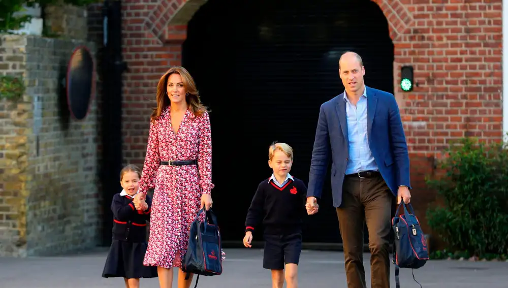 Los duques de Cambridge han acompañado hoy a sus hijos George y Charlotte en el inicio del curso escolar