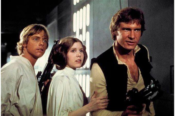 En 1977 “Star wars” llegó a los cines con un reparto entre los que figuraban Harrison Ford (derecha), Carrie Fisher o Mark Hamill