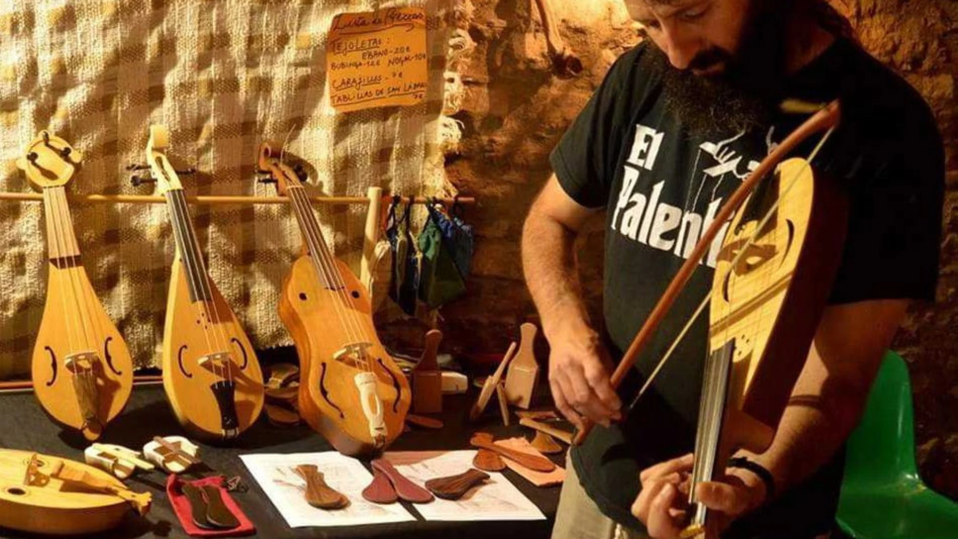 El luthier palentino Alberto Redondo