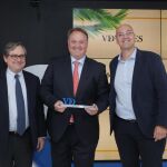 Rafael Guerrero y Daniel Guerrero recogieron el premio | Jesús G. Feria