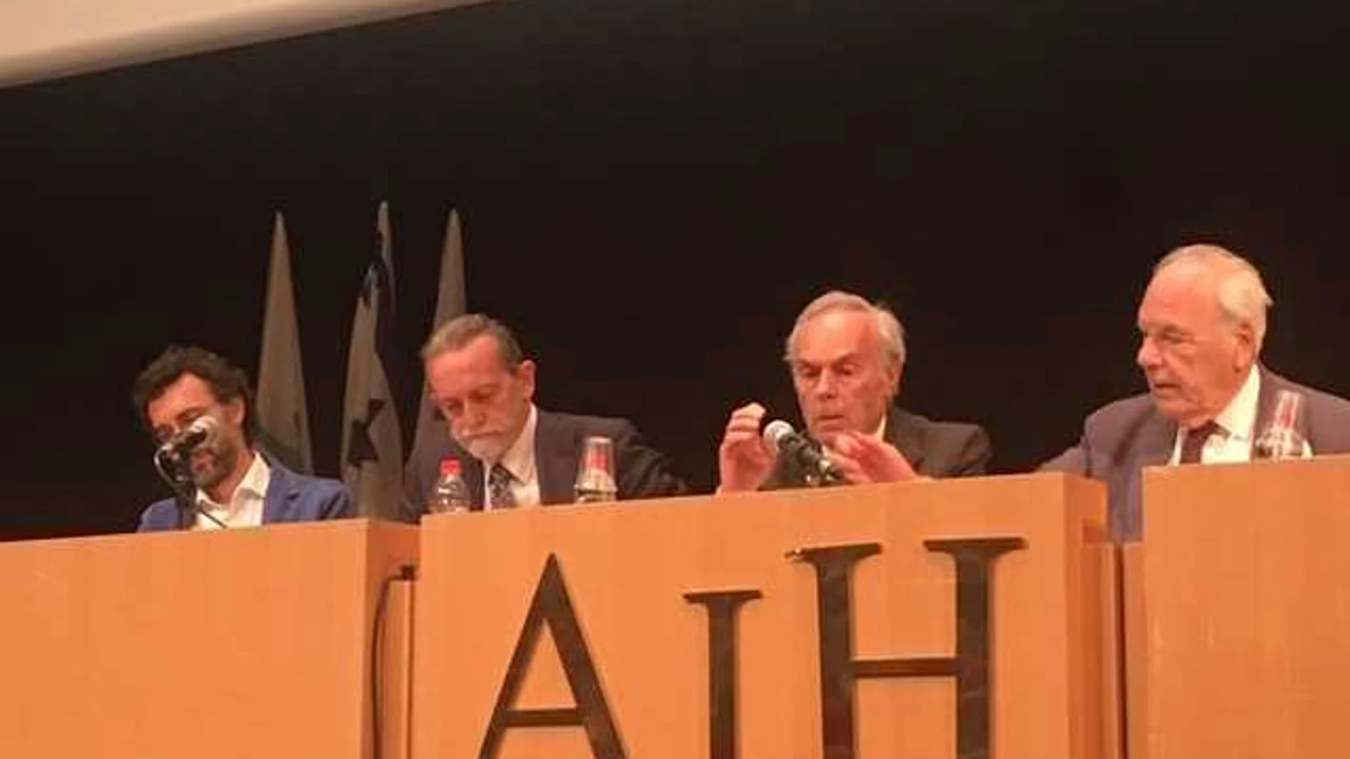 Antonio Pradel, José María Rodríguez Ponga, Carlos Zurita y Rafael Benjumea durante la presentación