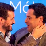 El líder nacional del PP, Pablo Casado, y el presidente del PP-A, Juanma Moreno, en el acto de precampaña en Alhaurín el Grande / Foto: Efe