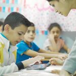 El programa ofrece la formación de docentes y niños de primaria a partir de un modelo pedagógico personalizable