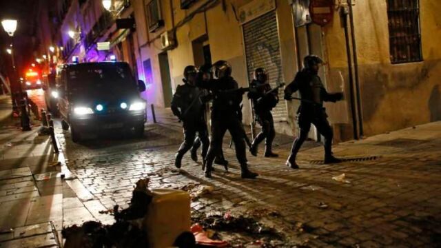 Antidisturbios en el barrio de Lavapiés, en una imagen de archivo