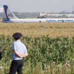 Imágen del A.321 que ha aterrizado en un campo de maíz en Moscú