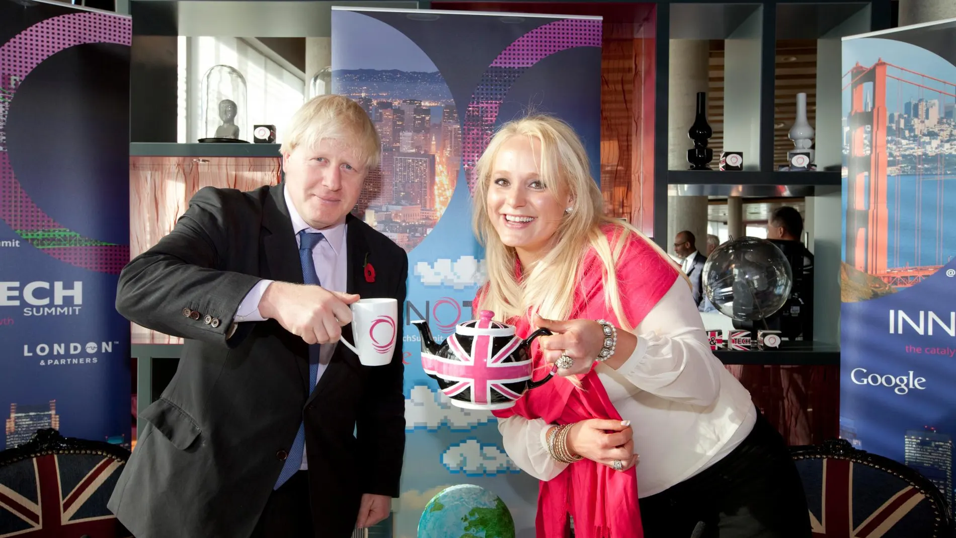 El ahora primer ministro britanico, Boris Johnson, junto a la modelo Jennifer Arcuri en una imagen de octubre de 2013