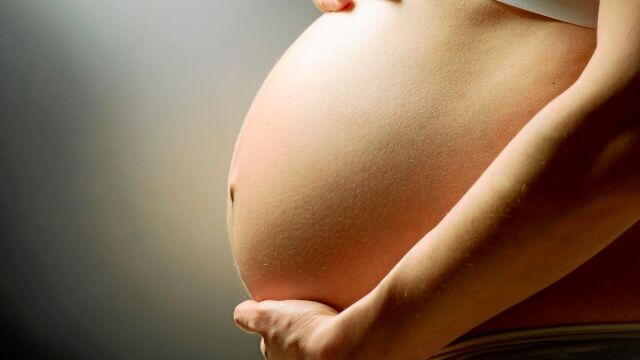 Tener hijos antes de los 30 se está convirtiendo en una anomalía