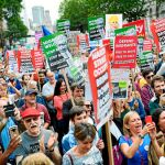 Miles de manifestantes anti-Brexit volvieron a protestar ayer en Londres contra Boris Johnson