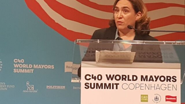 La alcaldesa de Barcelona, Ada Colau, en la cumbre de ciudades contra al cambio climático de Copenhaguen