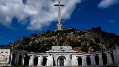 La Abogacía del Estado intenta apartar a la Fundación Franco