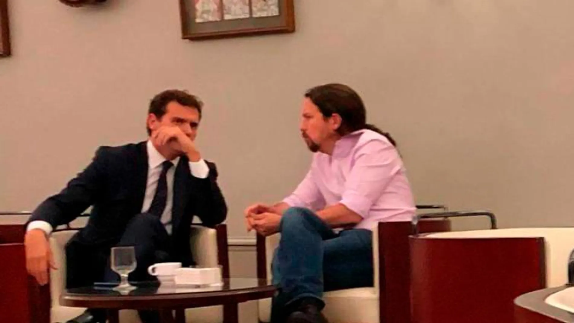 Puente, ante las criticas por la foto de Iglesias y Rivera: "Son dos farsantes y a los farsantes hay que denunciarlos"