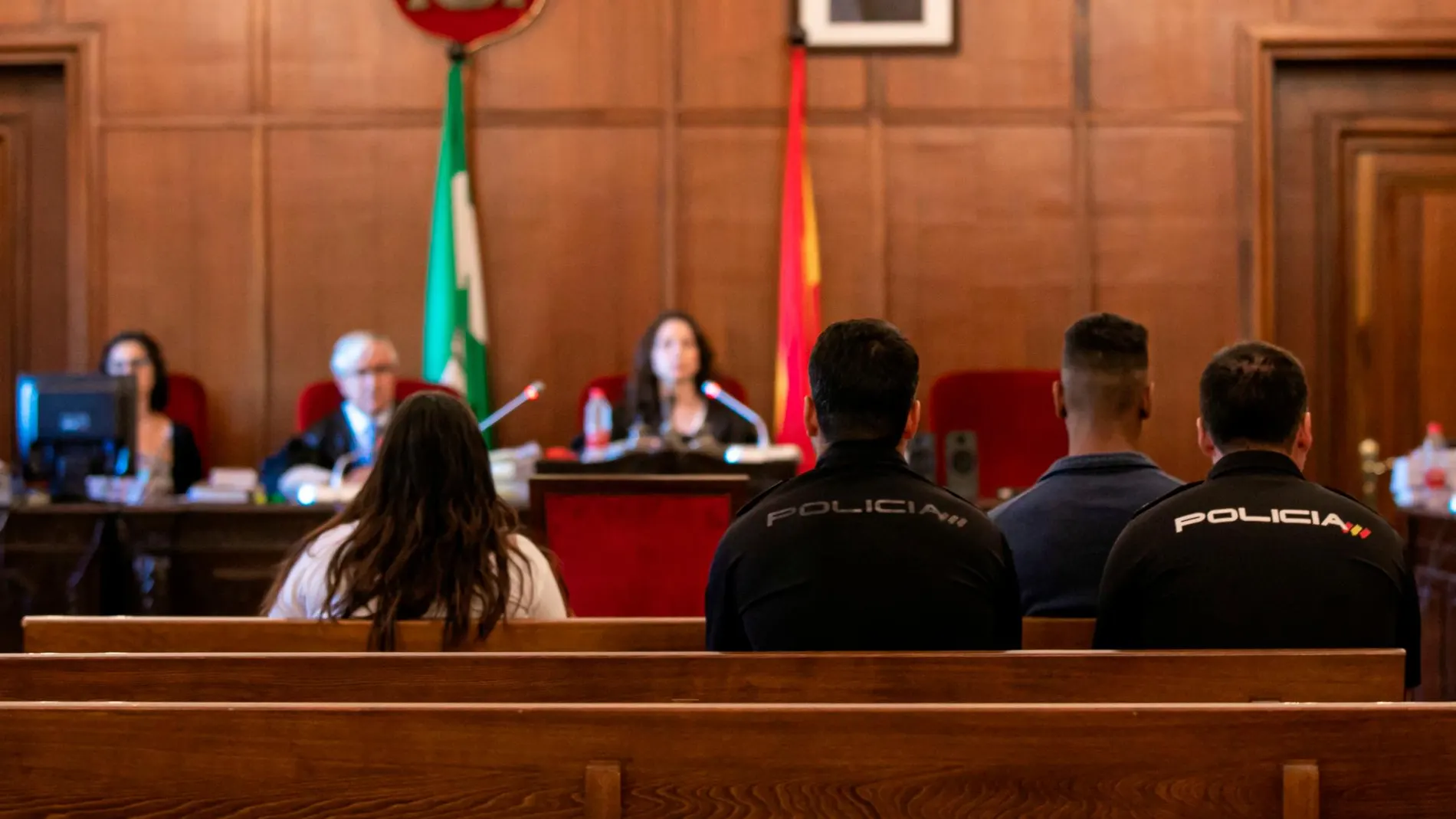 Los acusados de la muerte de su bebé, durante el juicio en la Audiencia de Sevilla /Foto: EP