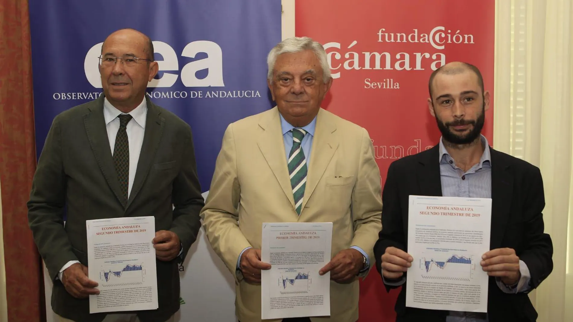 De izq. a dcha. Francisco Ferraro, Francisco Herrero y José Luis García Hidalgo, en la presentación del informe /Foto: Manuel Olmedo