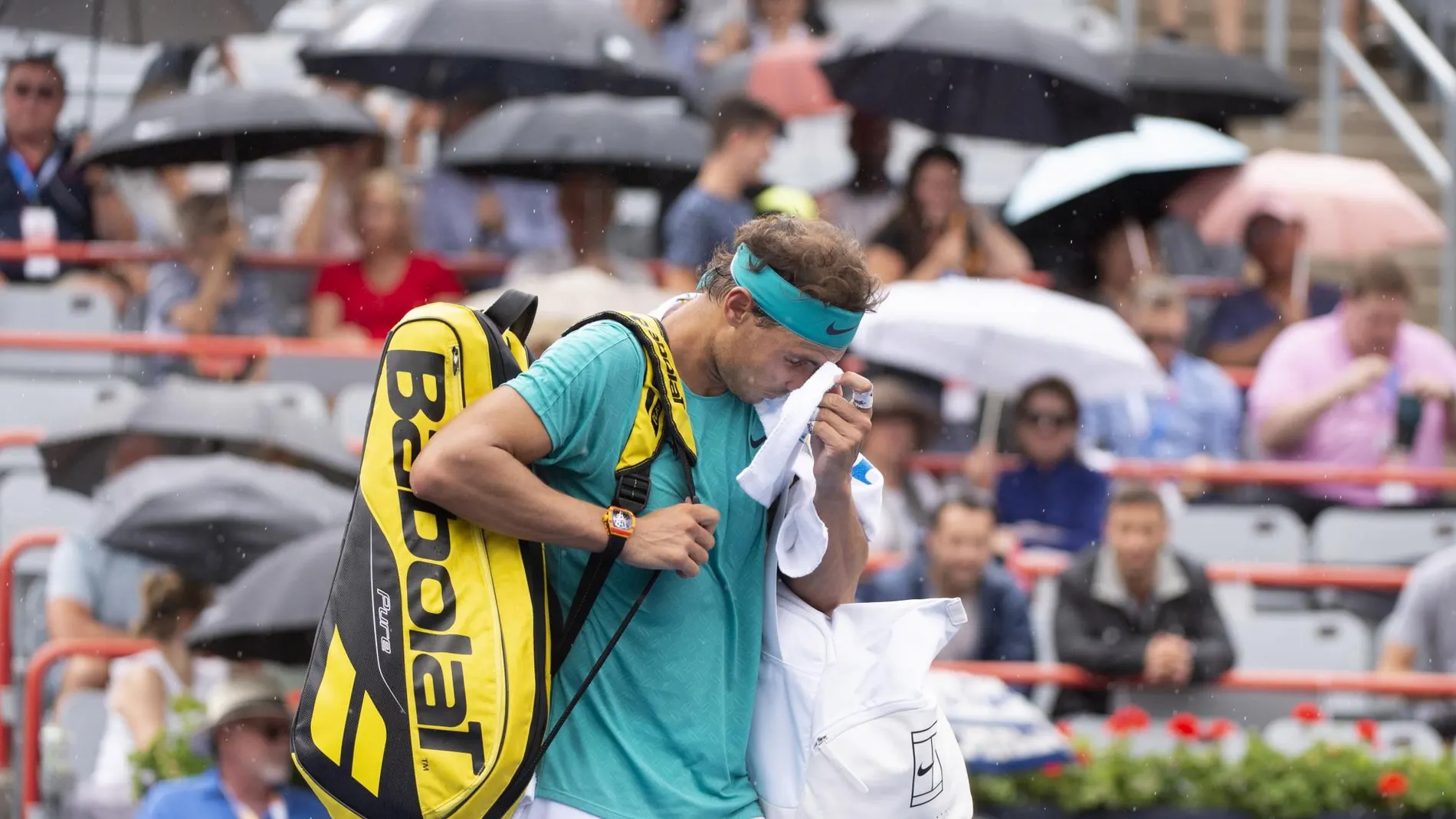 Rafa Nadal, en uno de los parones por la lluvia