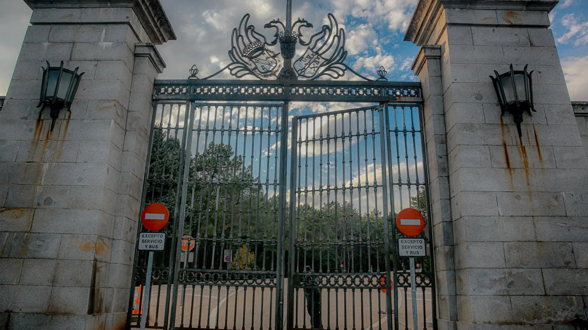 La Guardia Civil cerró la puerta de acceso a el Valle de Los Caídos