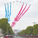 Momento del desfile de la fiesta nacional de Francia, ayer, en París, en el que participaron 4.300 militares
