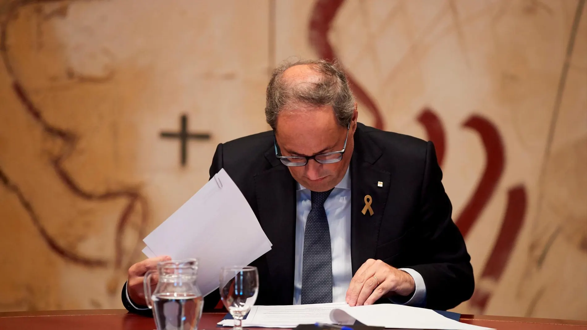 El presidente de la Generalitat, Quim Torra, durante la reunión extraordinaria del Govern, celebrada este martes. EFE/ Alejandro García