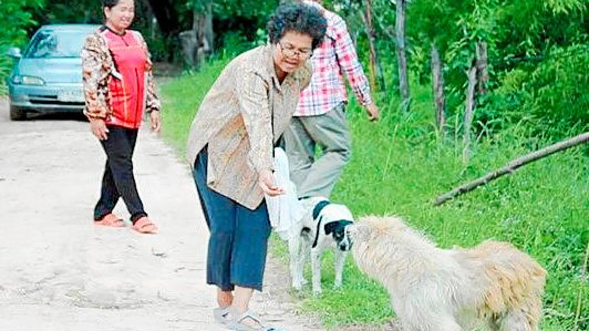 BonBon, el perro que nunca se cansó de esperar