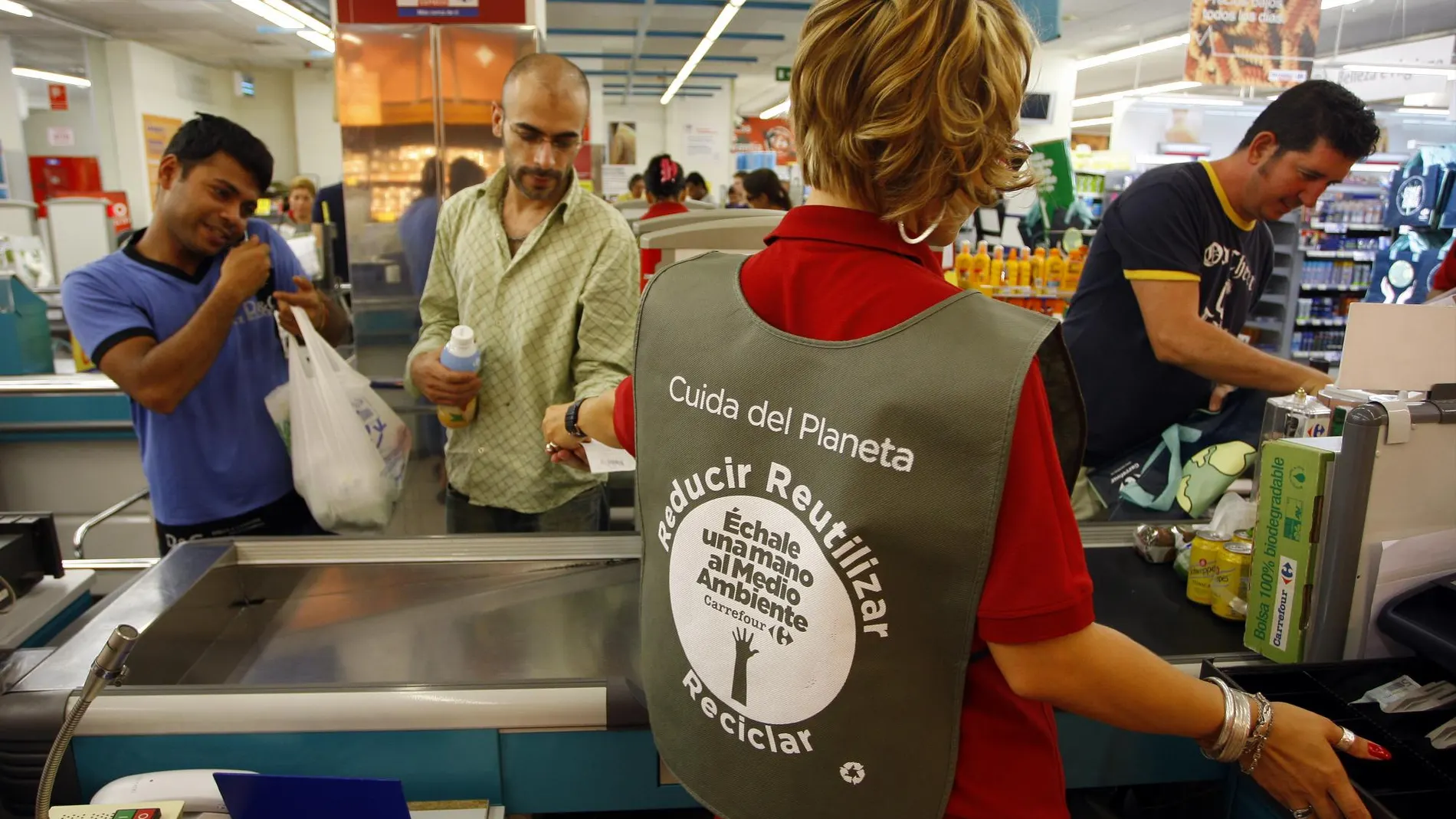 Carrefour lanzado un plan de medidas en su apuesta por la reducción y eliminación del plástico