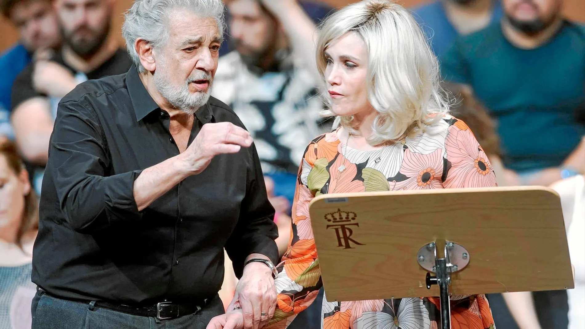 Plácido Domingo durante los ensayos de «Giovanna de'Arco» junto a la soprano Carmen Giannattasio