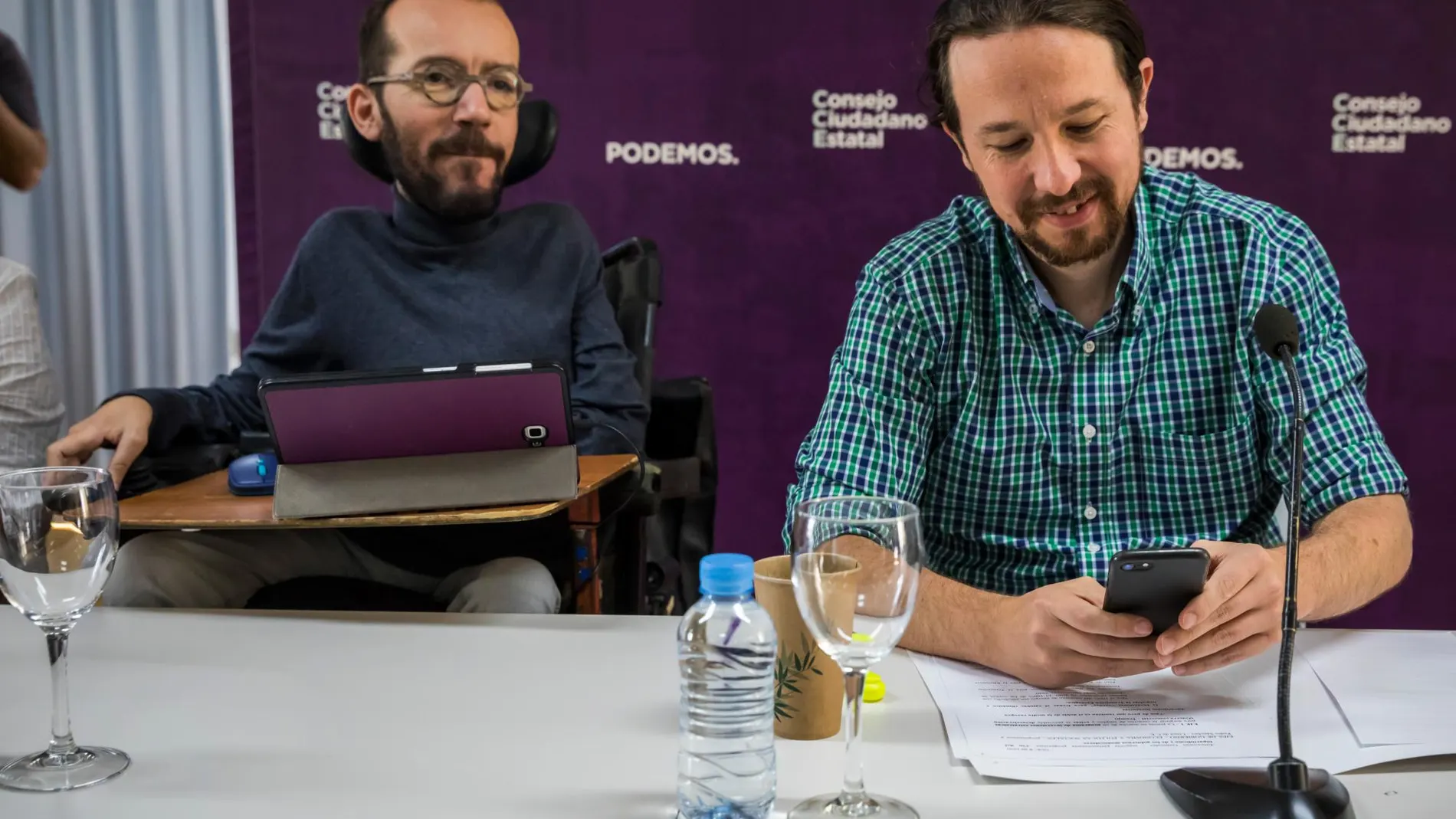 Pablo Echenique y Pablo Iglesias en un Consejo Ciudadano de Podemos
