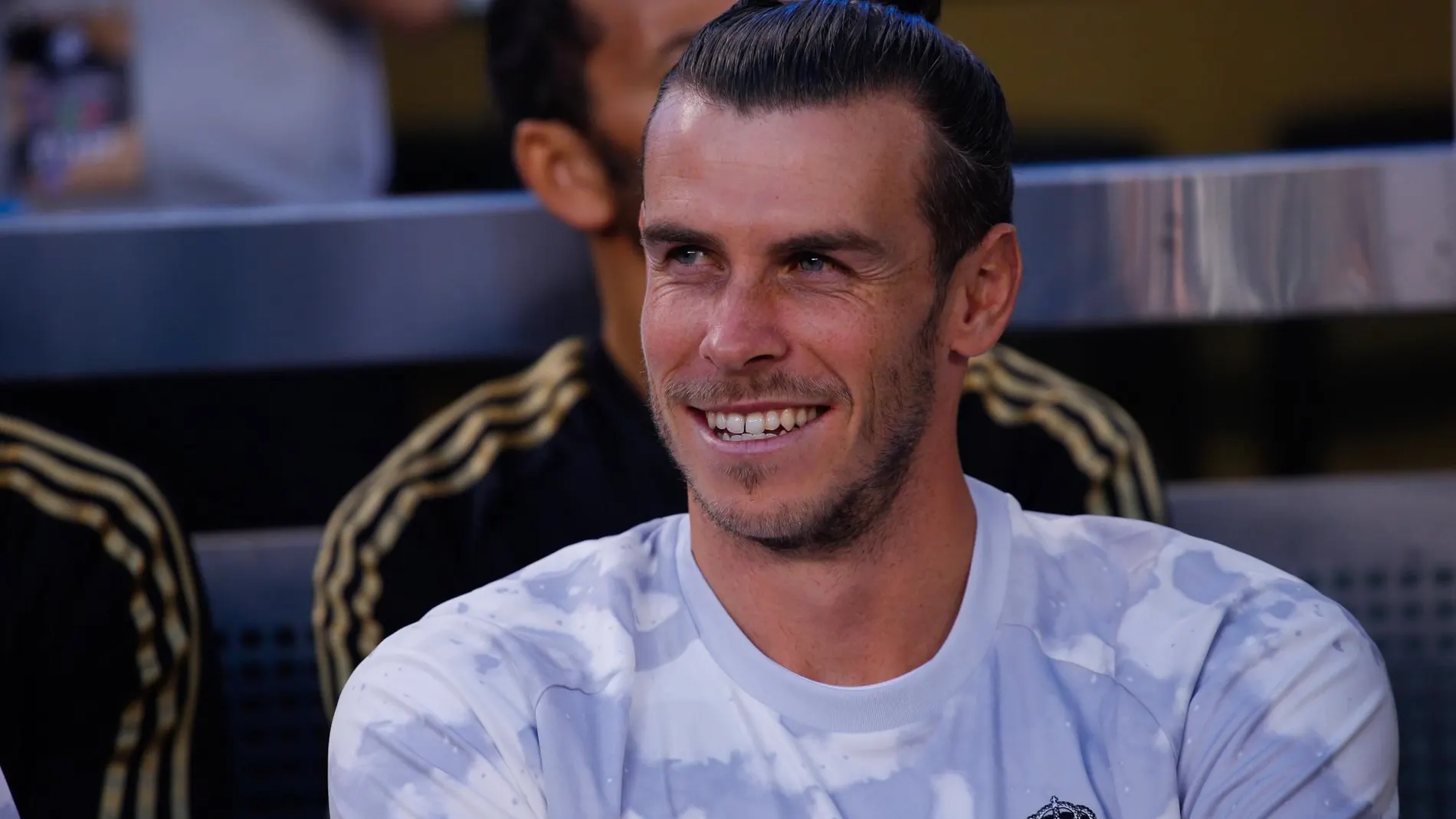 Bale, en el banquillo, durante un partido de esta pretemporada