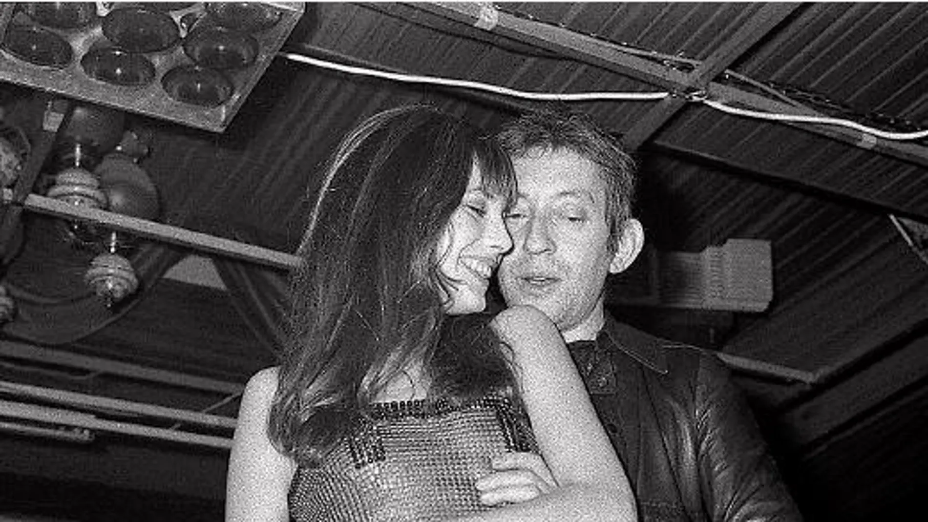 Tras la negativa de Brigitte Bardot, Gainsbourg edita «69, année erotique» junto a su nueva pareja, la británica Birkin