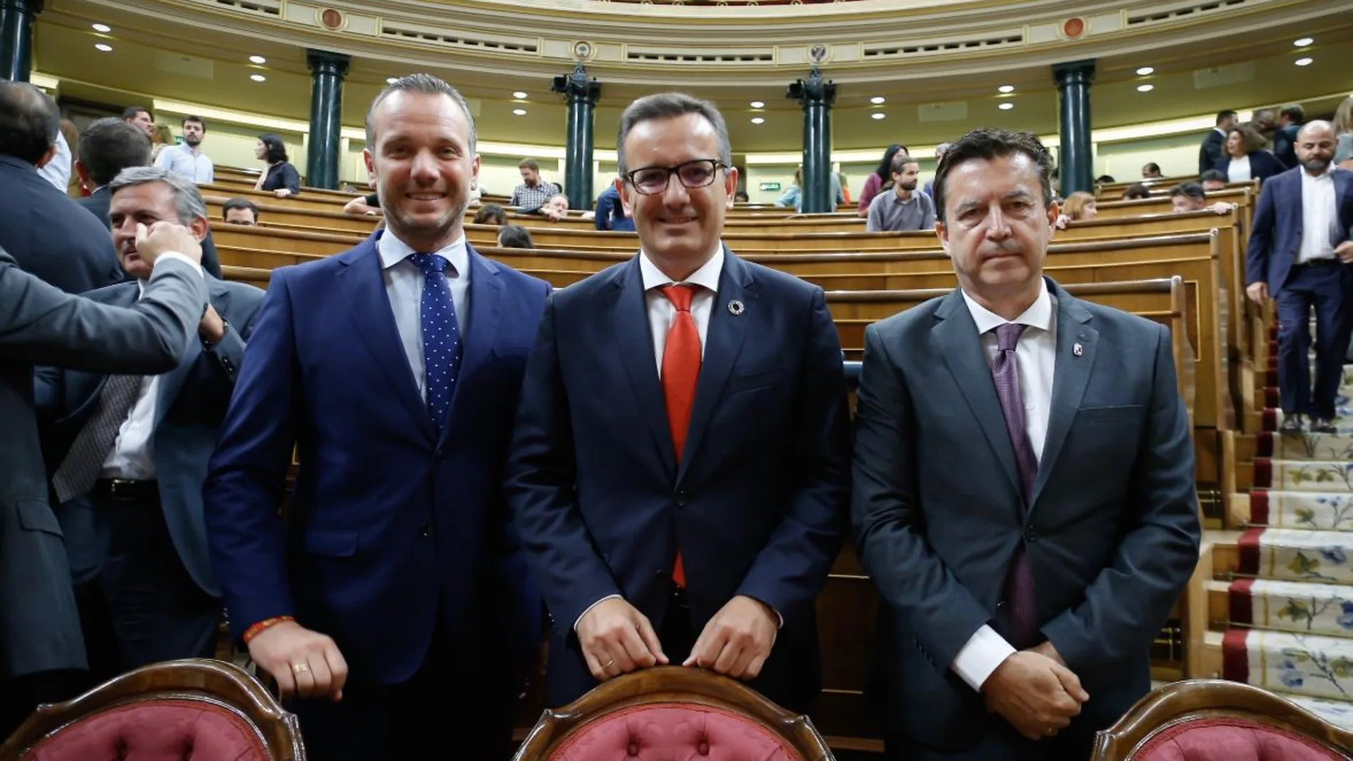 Joaquín Segado (PP), Diego Conesa (PSOE) y Juan José Molina (Cs), defendieron ayer en el Congreso de los Diputados la propuesta de reforma del Estatuto de Autonomía de la Región
