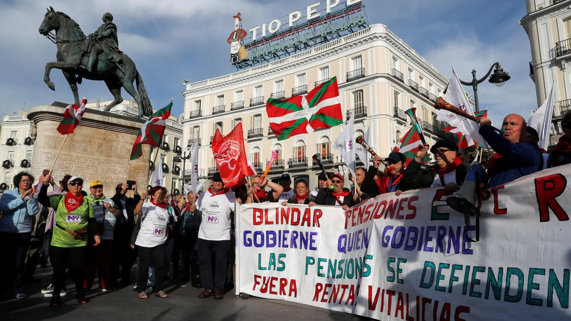Los pensionistas se concentraron en la Puerta del Sol antes de acudir al Congreso