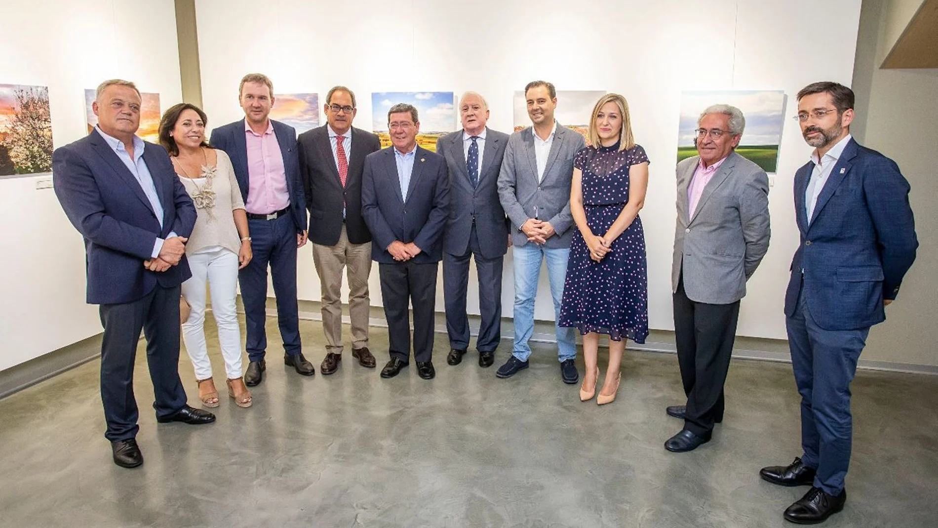Daniel de la Rosa, César Rico, Antonio Miguel Méndez Pozo, Javier Lacalle y Eduardo Álvarez, entre otros, en la inauguración de esta muestra