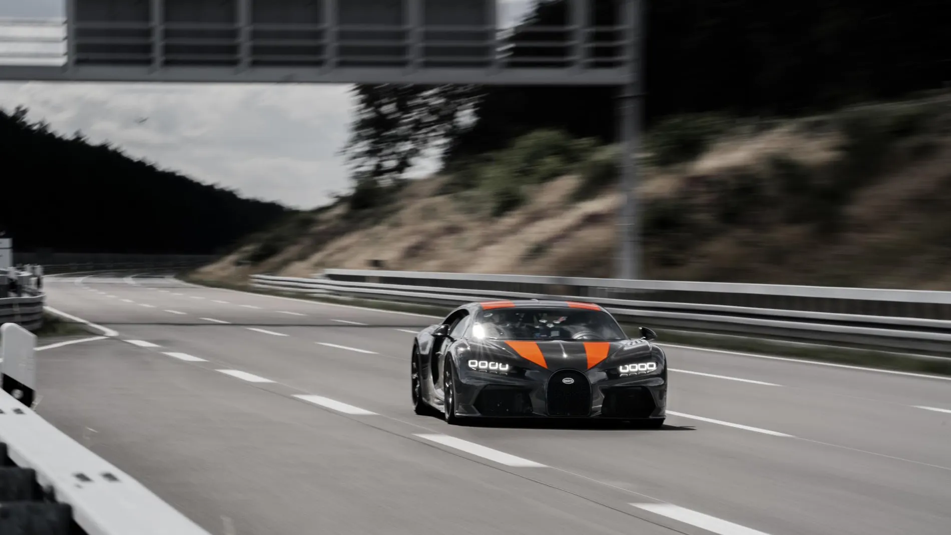 A 490 km/h con un Bugatti