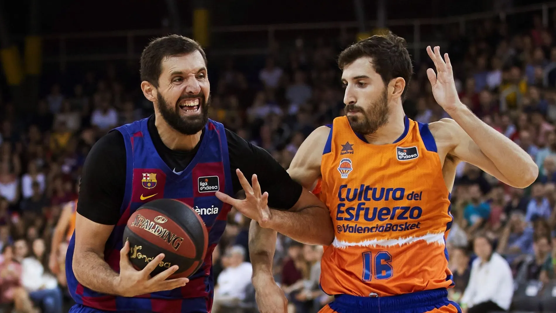 Guillem trata de defender a Mirotic