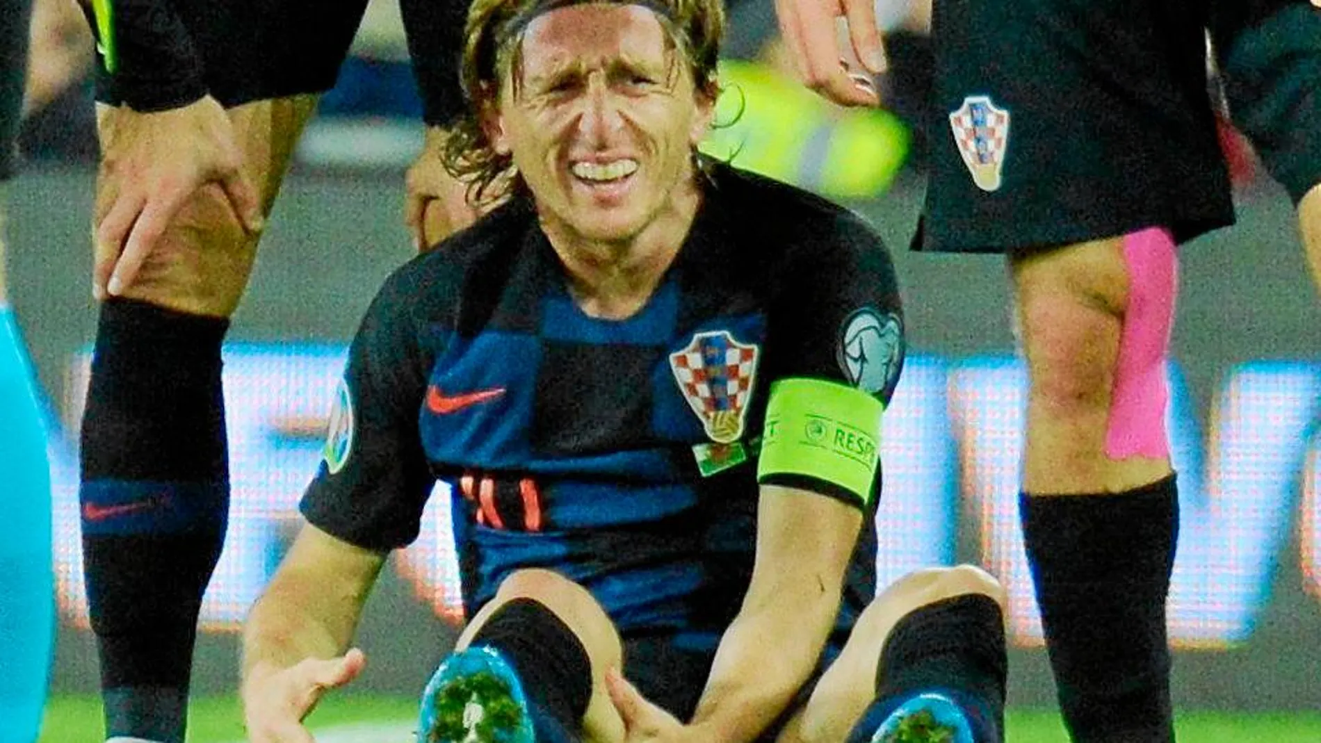 La salida del campo de Luka Modric resultó de lo más preocupante