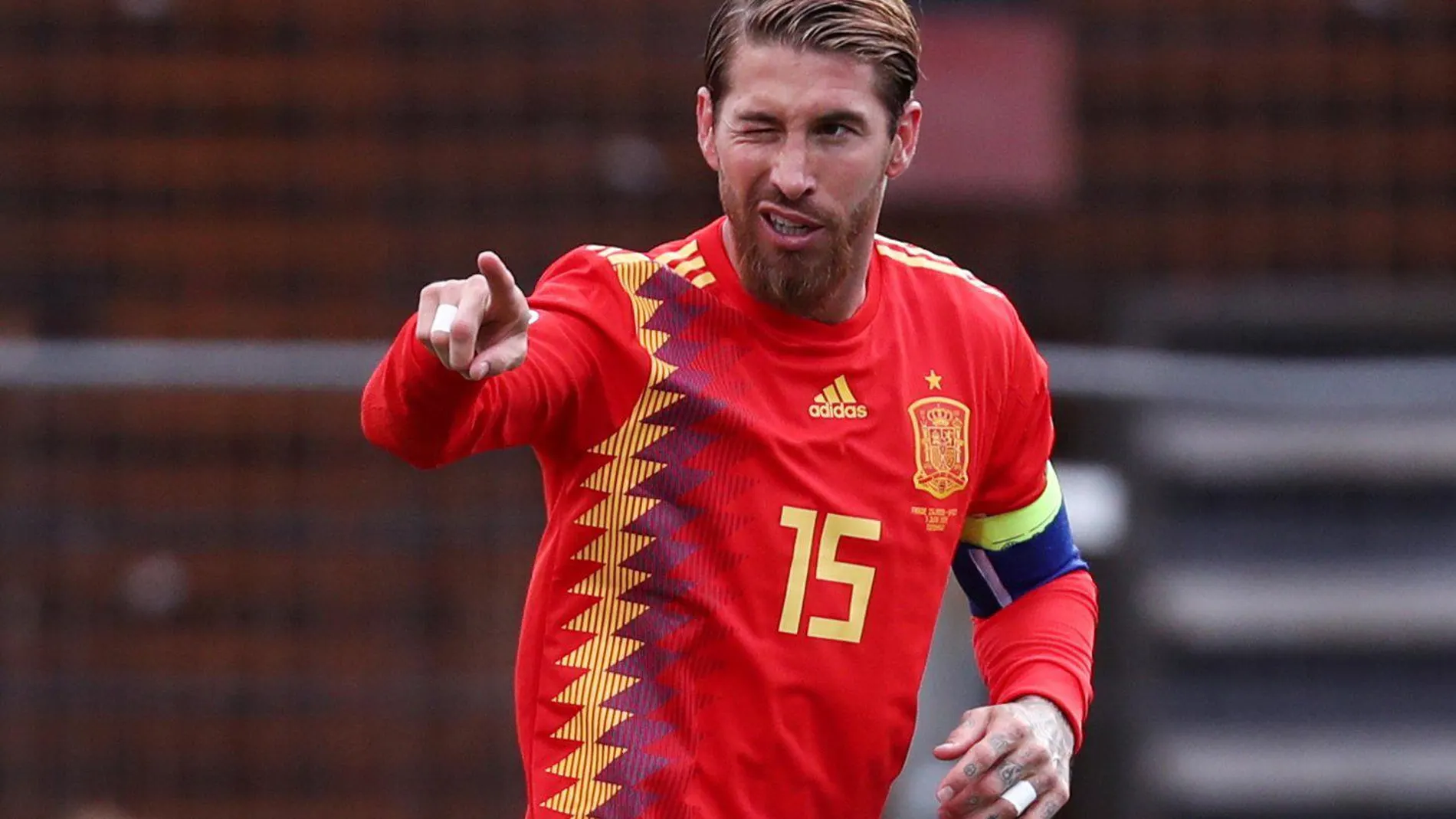 Sergio Ramos durante un partido con la selección española.