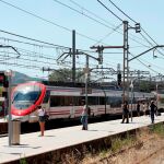 Renfe cancela 320 trenes por la huelga del lunes