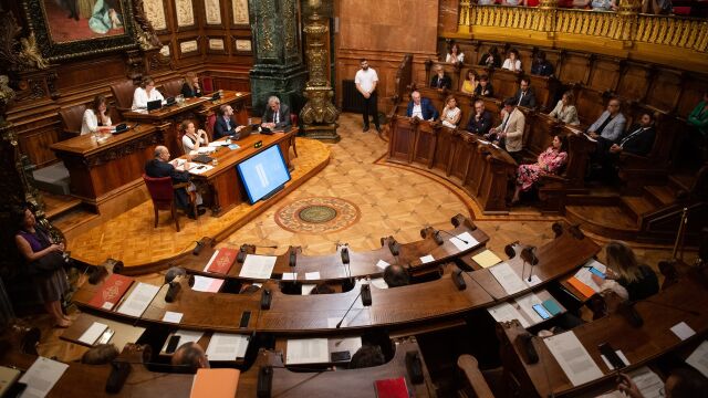Imagen del pleno municipal de Barcelona