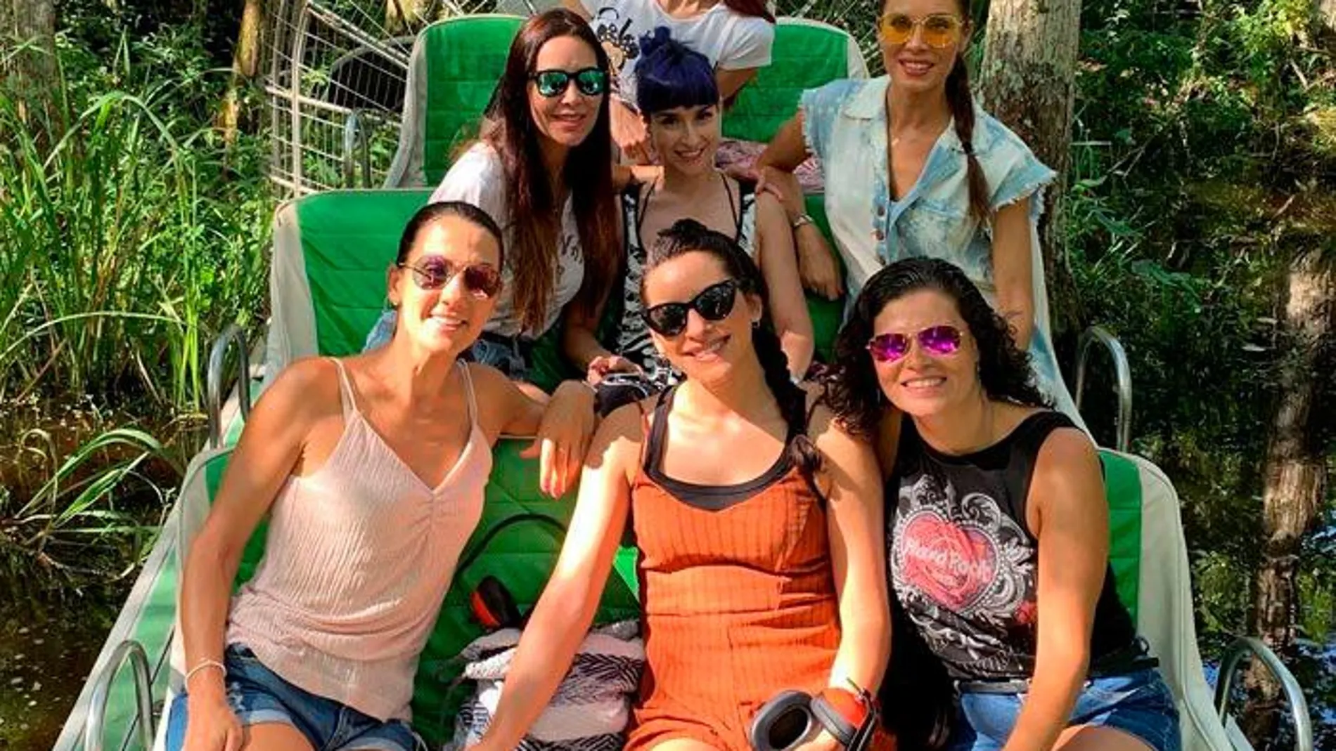 Pilar Rubio, junto a un grupo de amigas, entre ellas Vania Villán, con las que ha viajado hasta Louisiana (Estados Unidos)