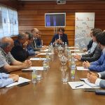 El consejero de Fomento y Medio Ambiente, Juan Carlos Suárez-Quiñones, se reúne con Fecalbús para avanzar en el nuevo modelo de transporte de viajeros por carretera
