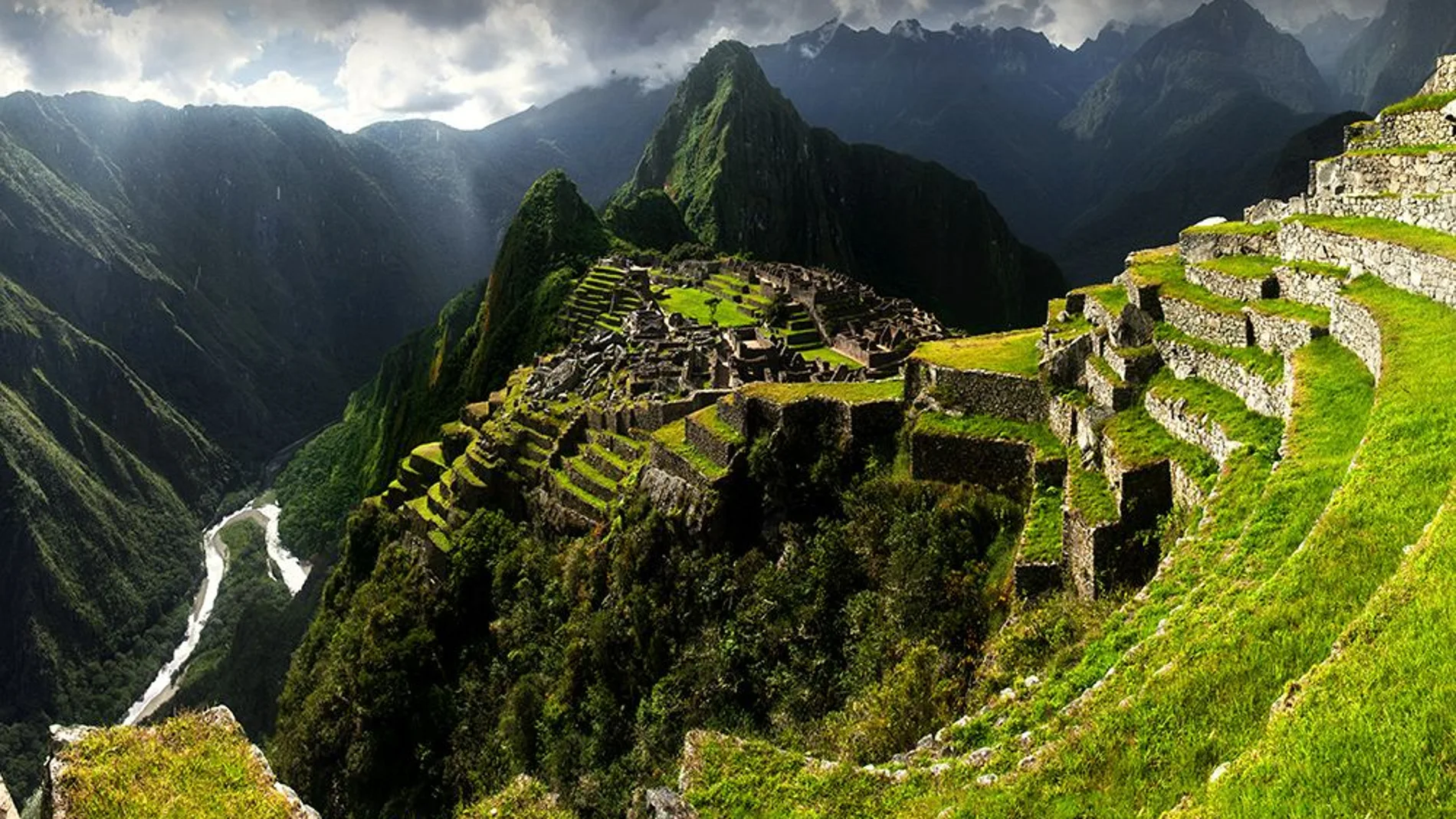 El descubrimiento de Machu Picchu a comienzos del siglo XX, reavivó las discusiones sobre la existencia de ciudades perdidas como El Dorado.