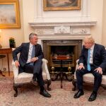 Jens Stoltenberg con Boris Johnson/Reuters