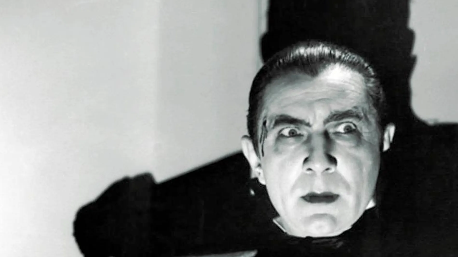 Drácula, encarnado, entre otros actores, en la pantalla por Bela Lugosi, representa según Ovejero «el miedo a morir»