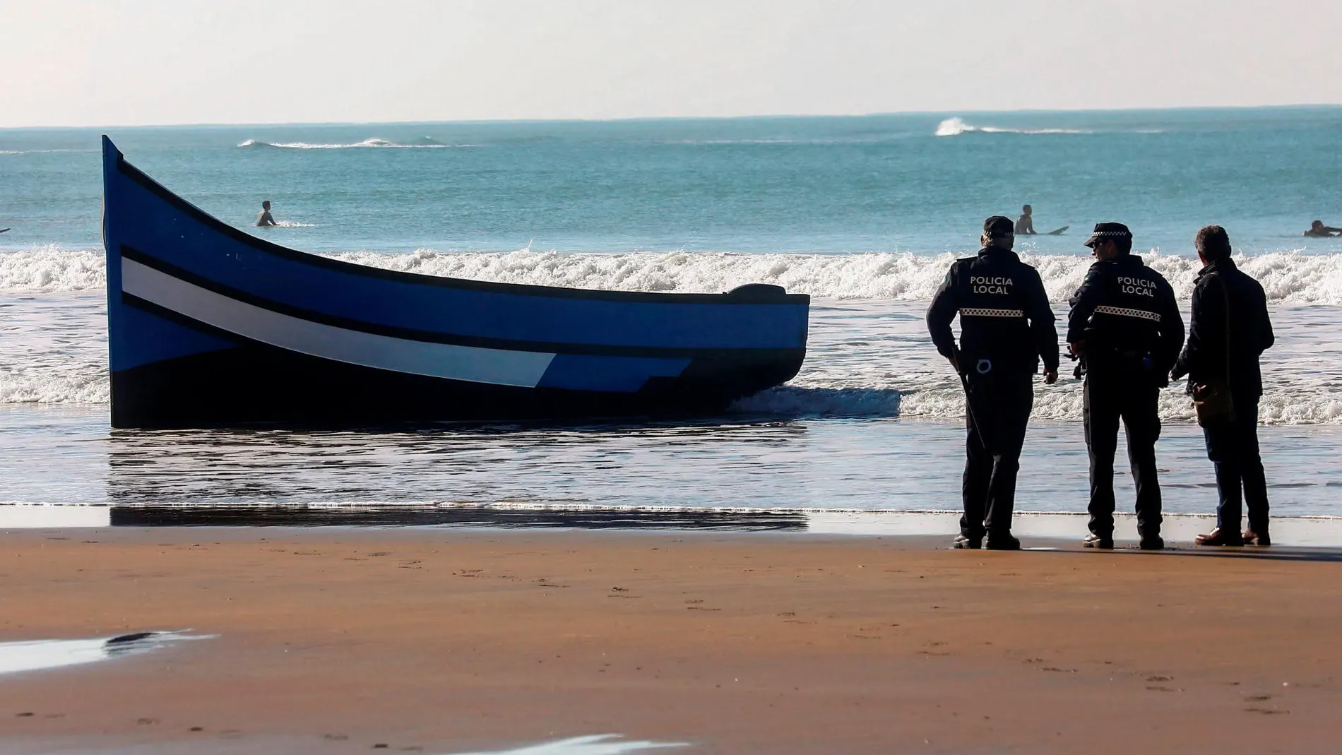 Llega a Altea una patera con 6 personas e interceptan otra con 18 en Alicante