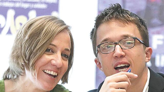 La diputada en la Asamblea de Madrid Tania Sánchez, junto a Íñigo Errejón