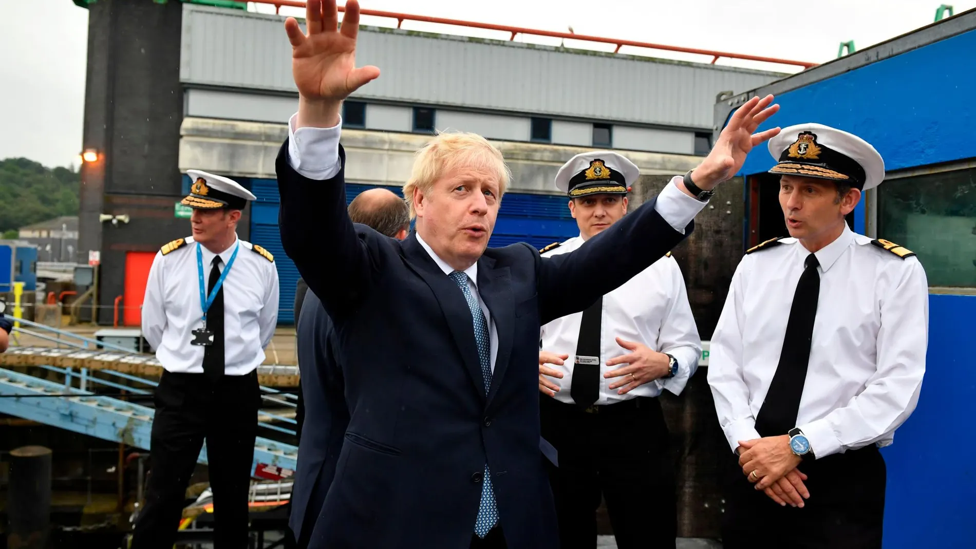 Boris Johnson en una visita a la base naval de Clyde en Faslane en Escocia/Reuters