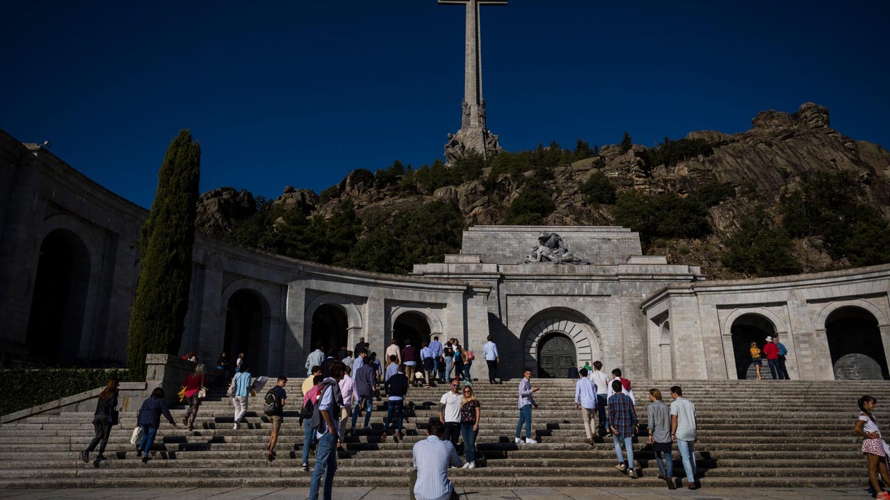 El prior del Valle de los caídos no autoriza la entrada en la Basílica para exhumar a Franco