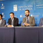 Representantes del Ayuntamiento y la Diputación firman un convenio de colaboración para la organización de la XVIII edición del Festival de Cine de Almería / La Razón