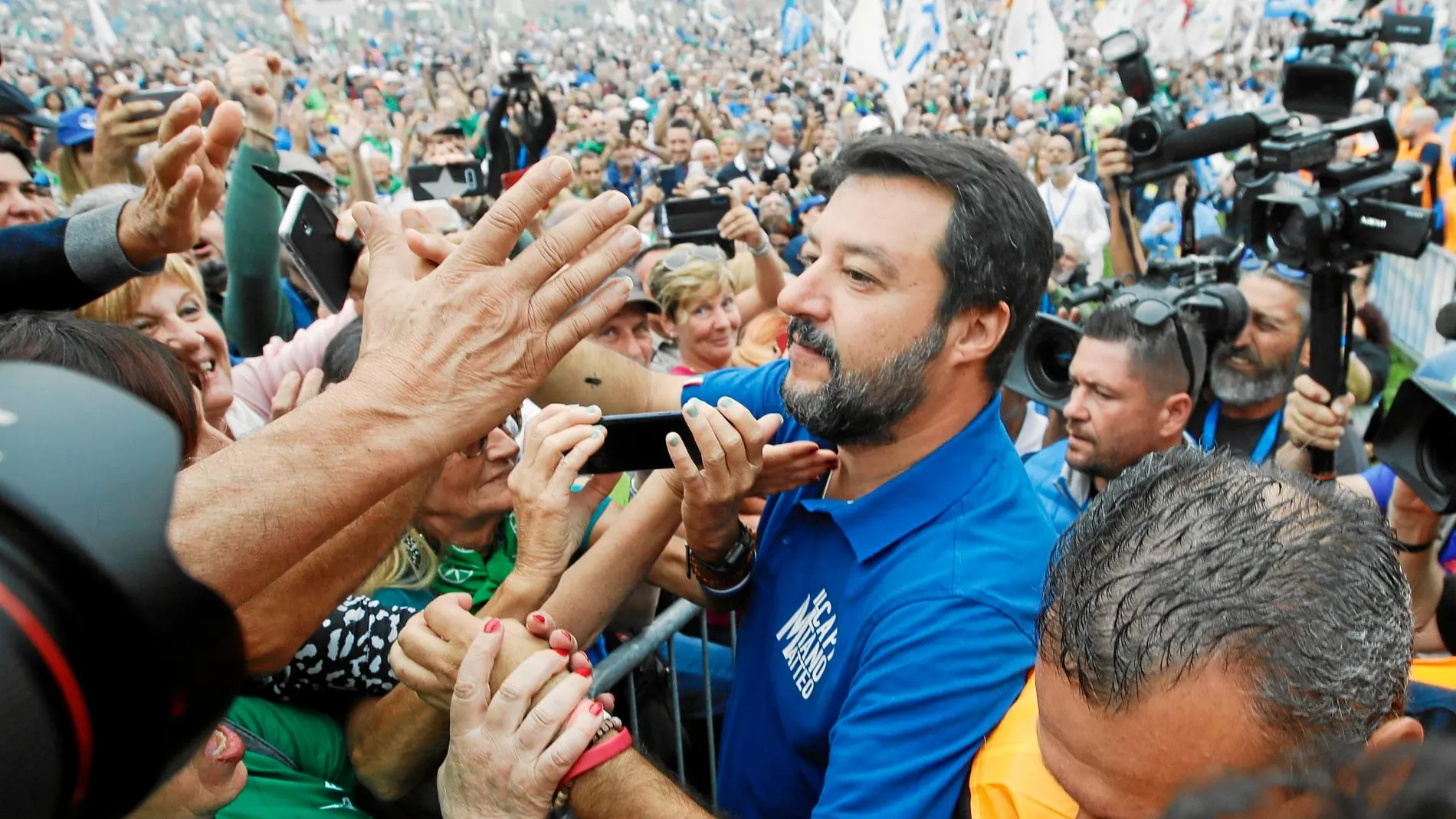 Matteo Salvini se dio un baño de masas en el acto en Pontida, en el norte de Italia