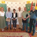 La delegada del Gobierno de Castilla y León, Mercedes Martín, junto con responsables de la Guardia Civil y de la Dirección Especial de la Inspección de Trabajo