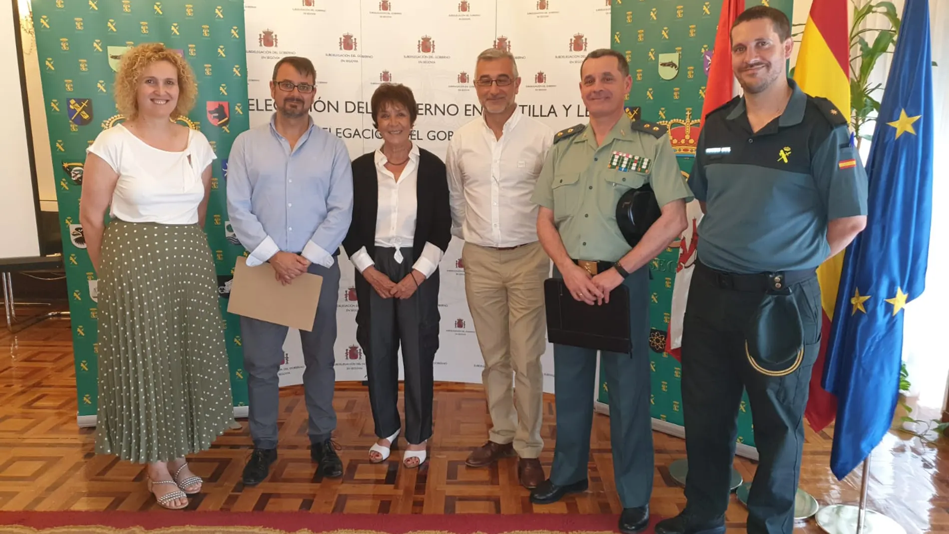 La delegada del Gobierno de Castilla y León, Mercedes Martín, junto con responsables de la Guardia Civil y de la Dirección Especial de la Inspección de Trabajo